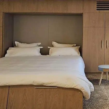 Apolonia Montmartre, Sure Collection By Bw *